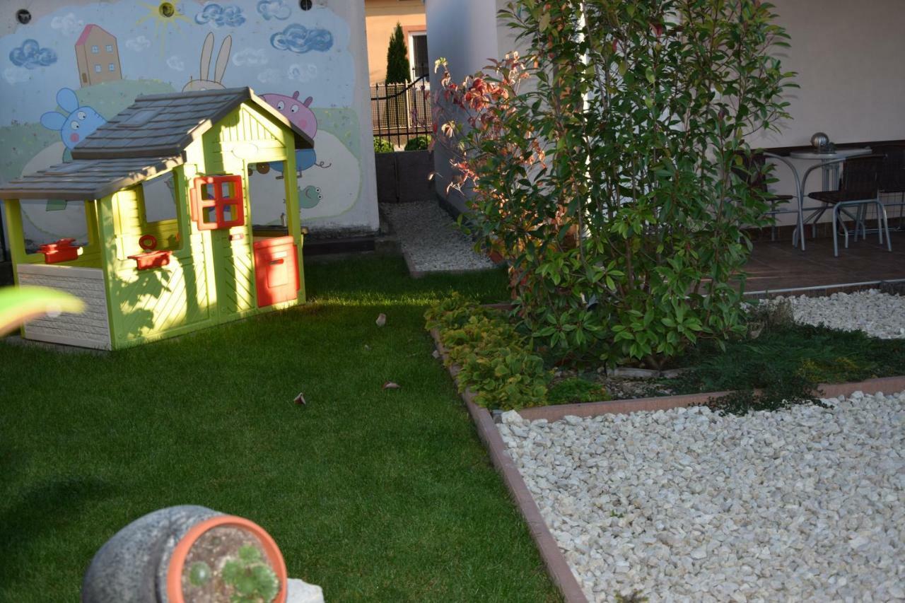 Belany Studios Veľký Meder Buitenkant foto