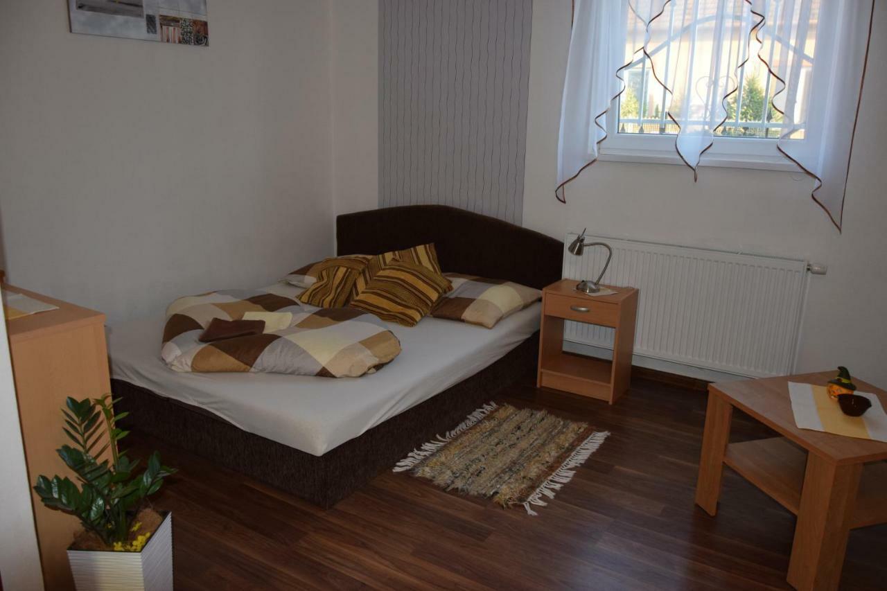 Belany Studios Veľký Meder Buitenkant foto