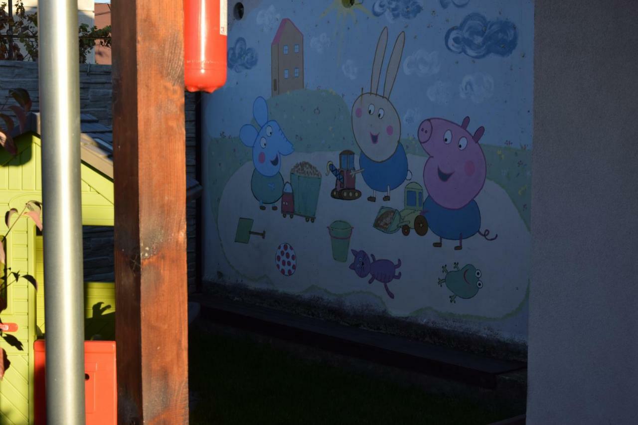 Belany Studios Veľký Meder Buitenkant foto