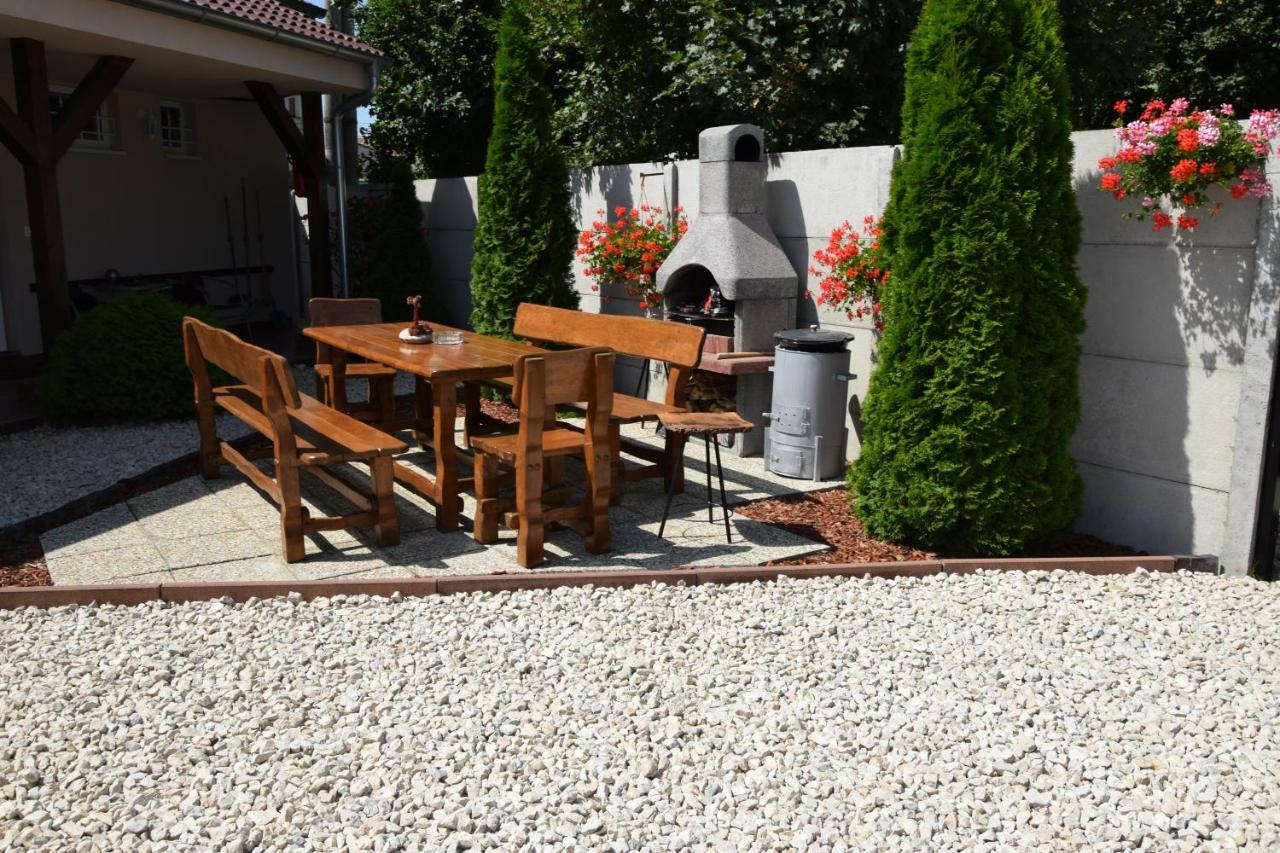 Belany Studios Veľký Meder Buitenkant foto